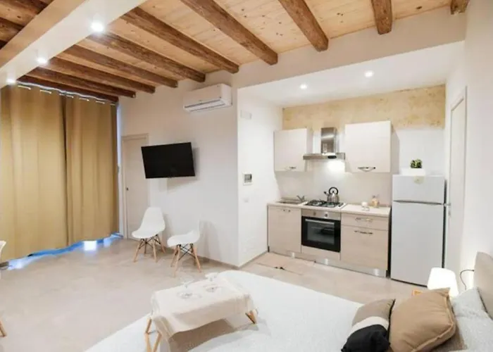 Urban Flat Garibaldi - Timesrl * Бари